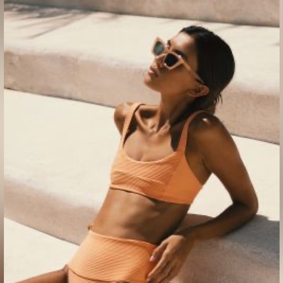 L*SPACE REVOLVE NWT JESS TOP - Picture 2 of 6